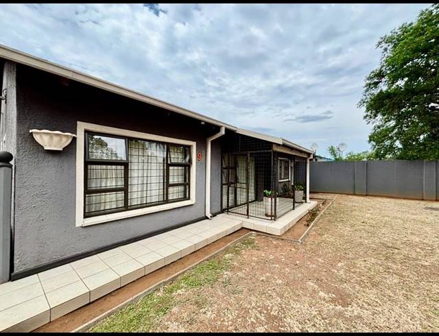 3 BEDROOM HOUSE FOR SALE IN VANDERBIJLPARK CW 2